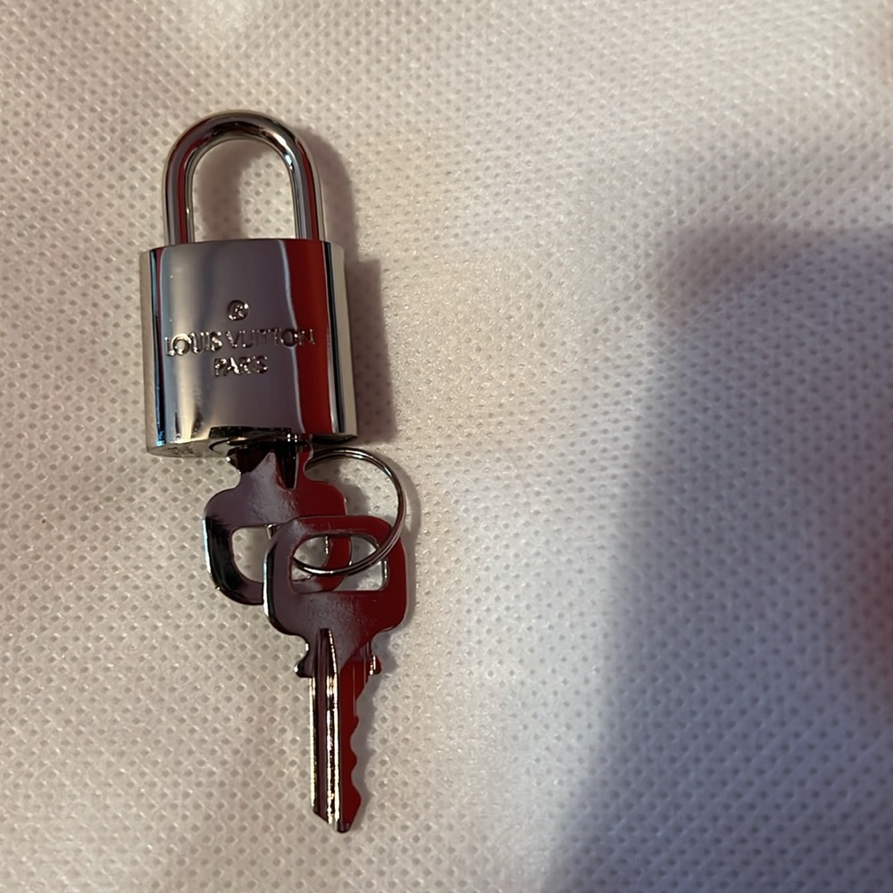 Louis Vuitton Silver Padlock and Key Set - Picture 2 of 3